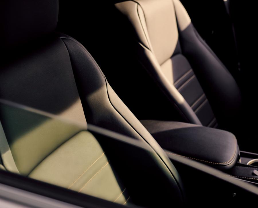 Интерьер Lexus NX300 Bronze Edition 2020 года  (JP) (фото 5 из 12)